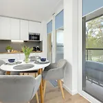Lighthouse Close To The Marina By Renters Daire