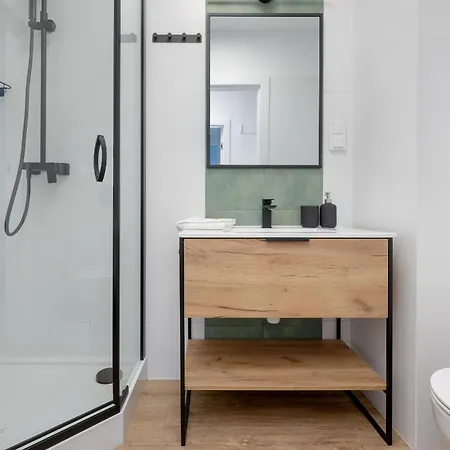 Lighthouse Close To The Marina By Renters Daire