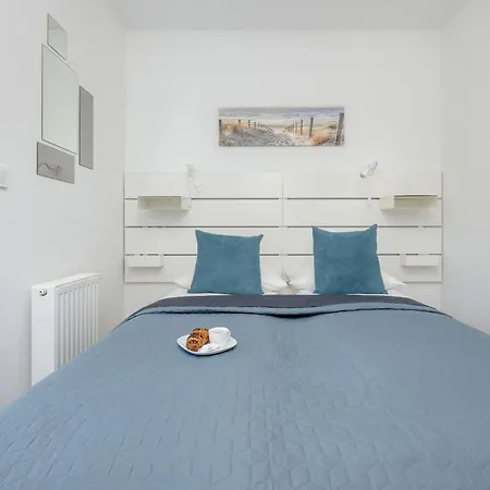 Lighthouse Close To The Marina By Renters Mrzeżyno