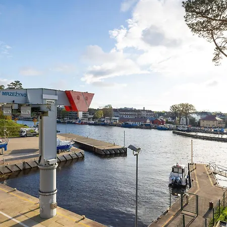 Daire Lighthouse Close To The Marina By Renters *