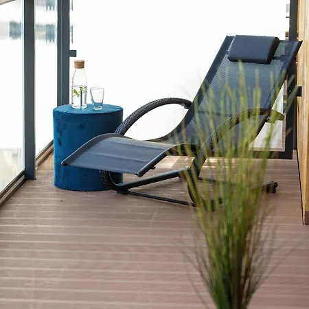 Daire Lighthouse Close To The Marina By Renters *