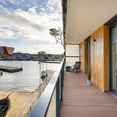 Lighthouse Close To The Marina By Renters Mrzeżyno